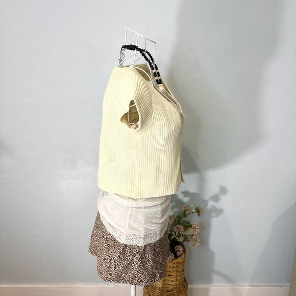 Gorgeous cream/ butter yellow bolero layering vest sweater knit top - Picture 4 of 6